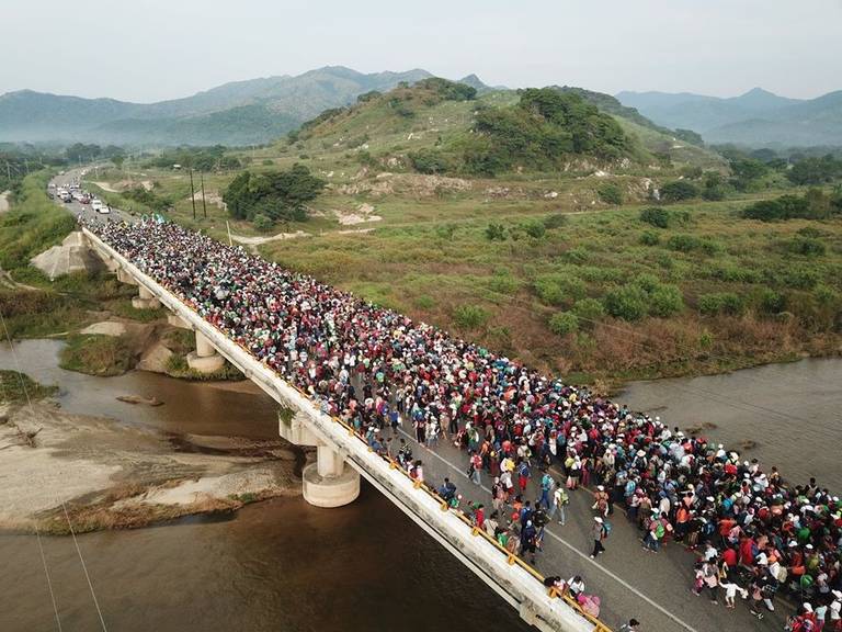 Gobierno de la CdMx construye puente humanitario para caravana